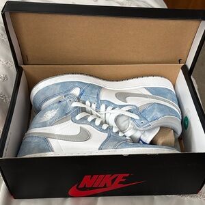 Air Jordan 1 Retro High OG 'Hyper Royal'